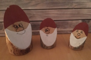 Cut wood Santas - Christmas Crafts